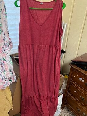 Amazon Brand Sleeveless V-Neck MIDI Dress in Heathered Berry